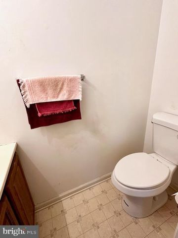 27 ORCHARD AVE, Somerdale, NJ 08083