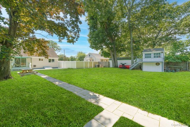 60 Hubbard Avenue, Riverhead, NY 11901