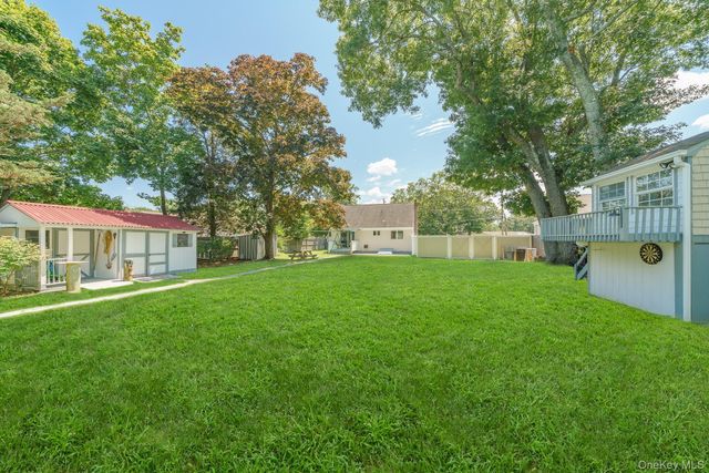 60 Hubbard Avenue, Riverhead, NY 11901