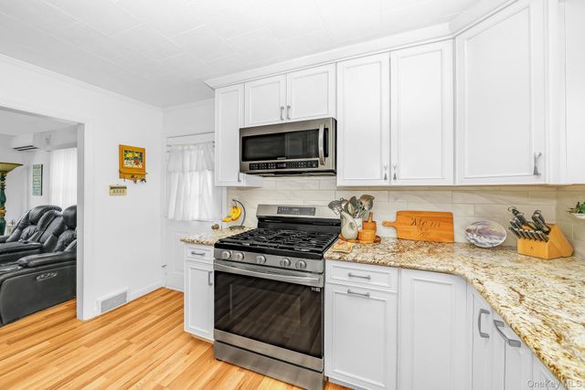 60 Hubbard Avenue, Riverhead, NY 11901