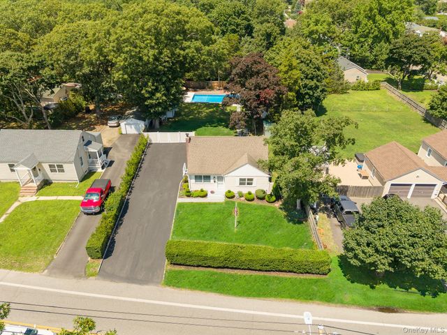 60 Hubbard Avenue, Riverhead, NY 11901
