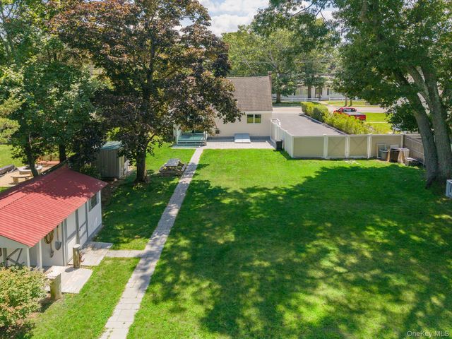 60 Hubbard Avenue, Riverhead, NY 11901