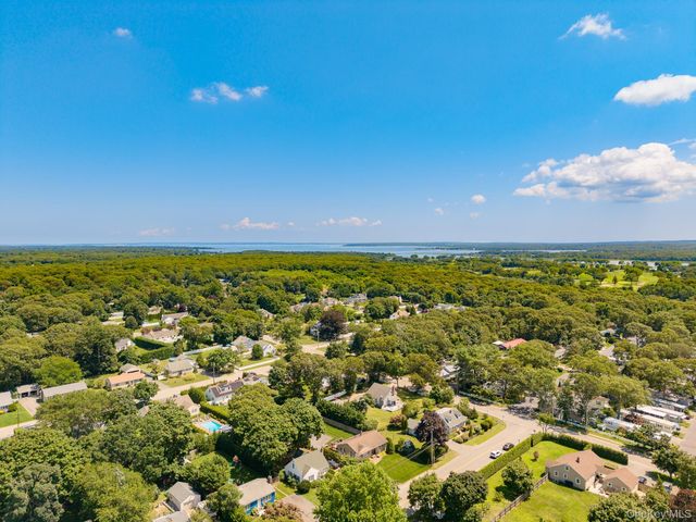 60 Hubbard Avenue, Riverhead, NY 11901