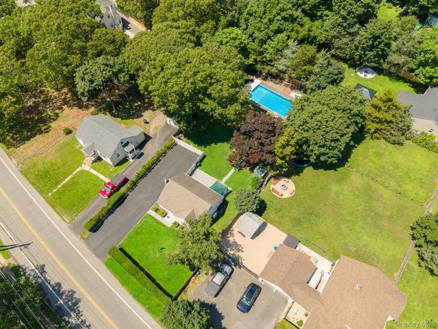 60 Hubbard Avenue, Riverhead, NY 11901