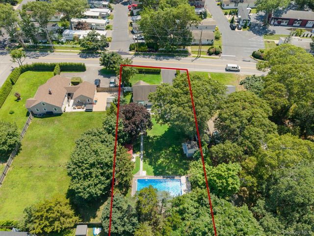 60 Hubbard Avenue, Riverhead, NY 11901