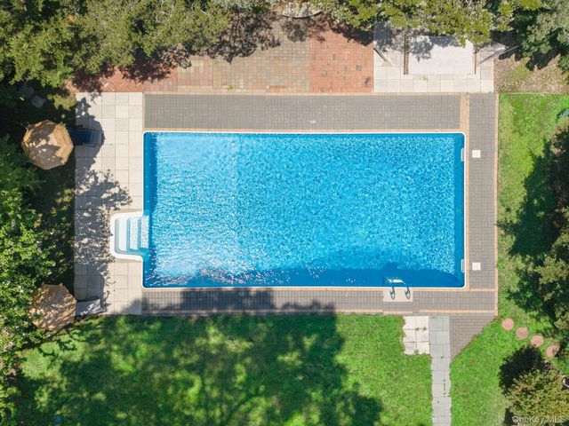 60 Hubbard Avenue, Riverhead, NY 11901