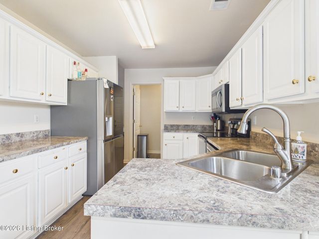 4223 Garden Ridge Rd, Crestwood, KY 40014