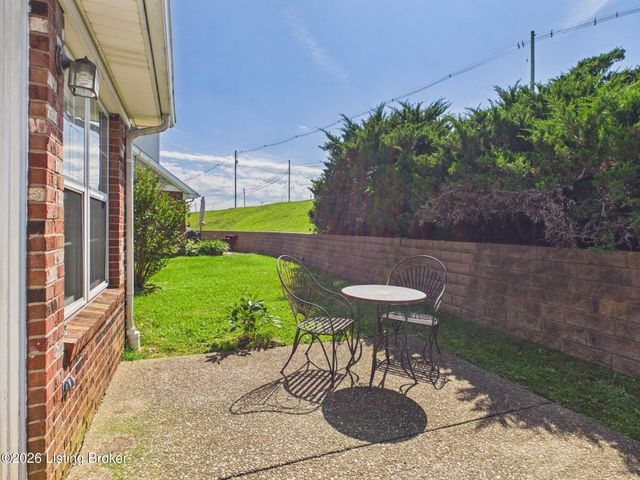 4223 Garden Ridge Rd, Crestwood, KY 40014