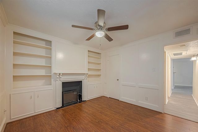 3224 Timmons Lane 147, Houston, TX 77027