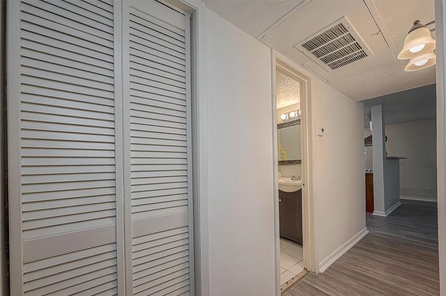 3224 Timmons Lane 147, Houston, TX 77027