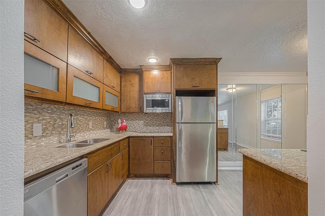 3224 Timmons Lane 147, Houston, TX 77027