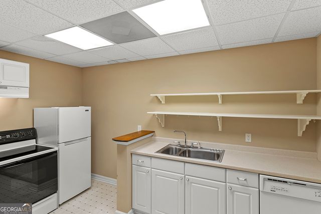 649 Laura Drive, Griffin, GA 30224