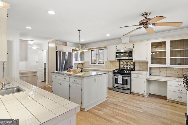 649 Laura Drive, Griffin, GA 30224