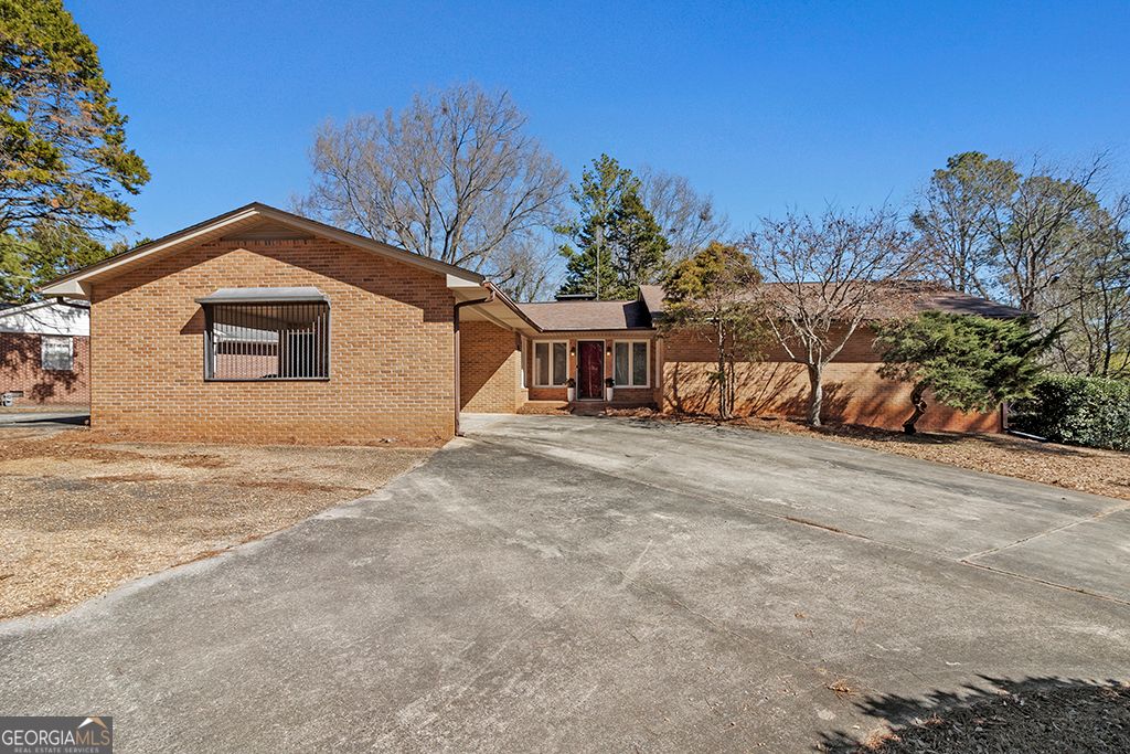 649 Laura Drive, Griffin, GA 30224