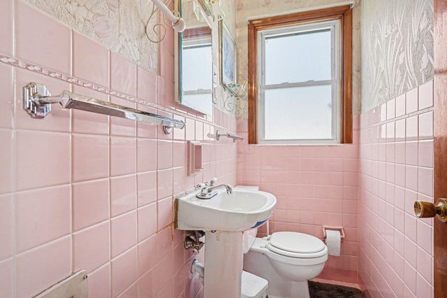 1356 Evanston Avenue, Muskegon, MI 49442