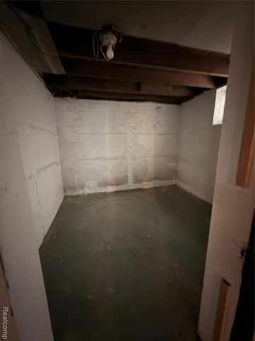 2978 Evaline Street, Hamtramck, MI 48212