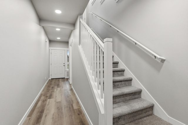 414 N Viewmont Ct, Greenacres, WA 99016