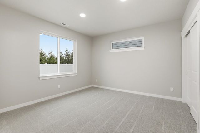 414 N Viewmont Ct, Greenacres, WA 99016