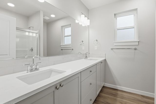 414 N Viewmont Ct, Greenacres, WA 99016