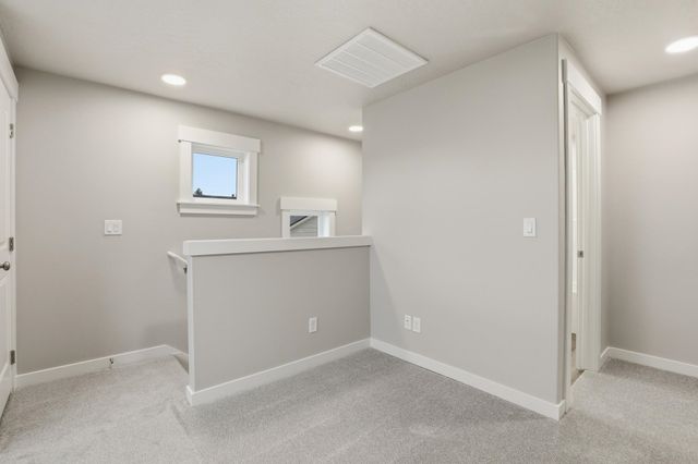 414 N Viewmont Ct, Greenacres, WA 99016