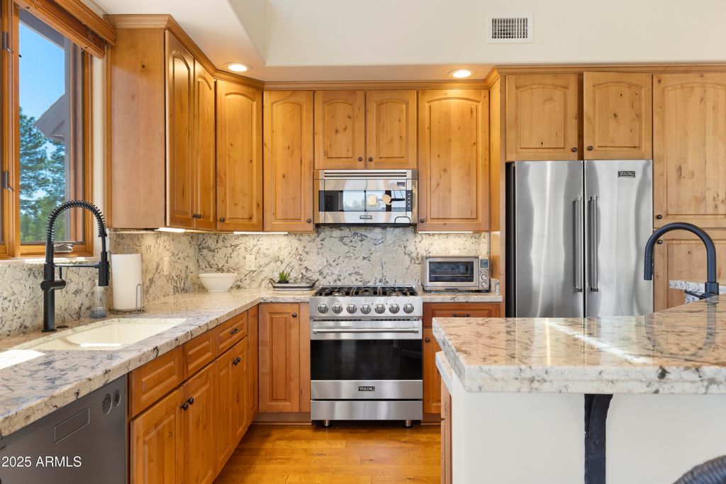 Image 14 of property listing at 2645 E TELLURIDE Drive, Flagstaff, AZ 86005