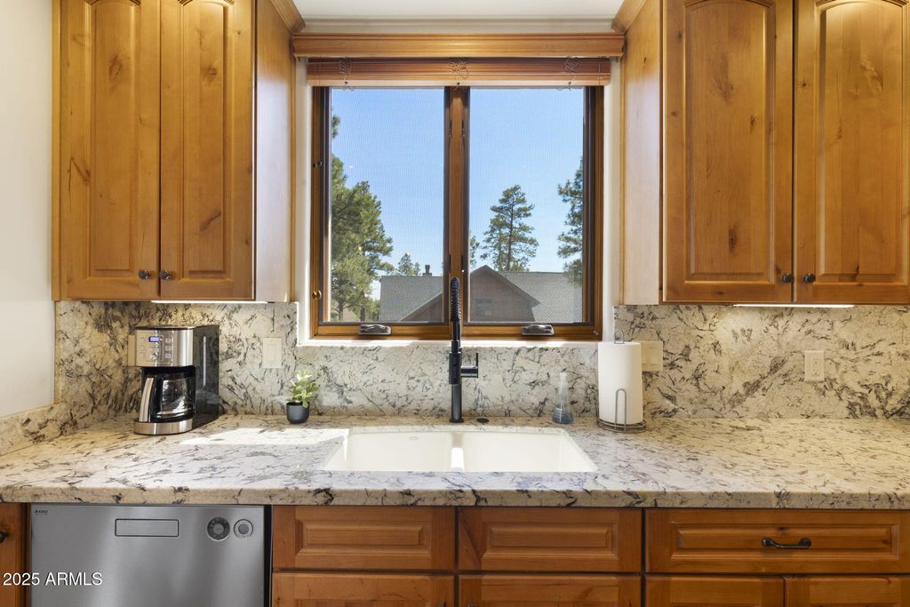 Image 15 of property listing at 2645 E TELLURIDE Drive, Flagstaff, AZ 86005