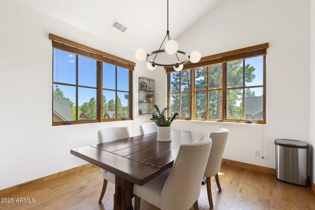 Image 18 of property listing at 2645 E TELLURIDE Drive, Flagstaff, AZ 86005