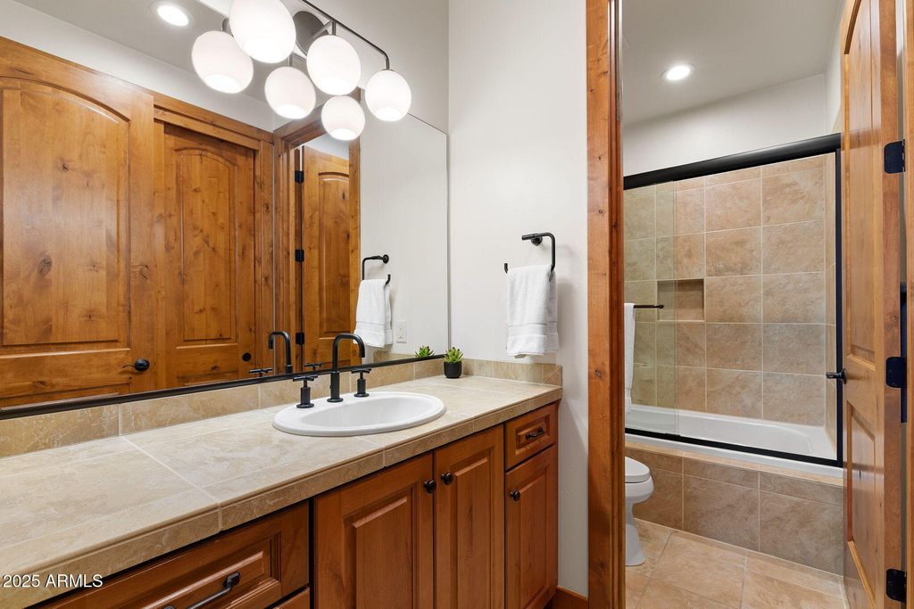 Image 31 of property listing at 2645 E TELLURIDE Drive, Flagstaff, AZ 86005