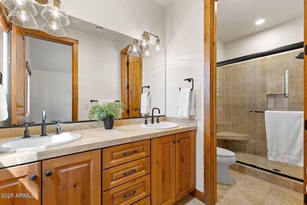 Image 35 of property listing at 2645 E TELLURIDE Drive, Flagstaff, AZ 86005