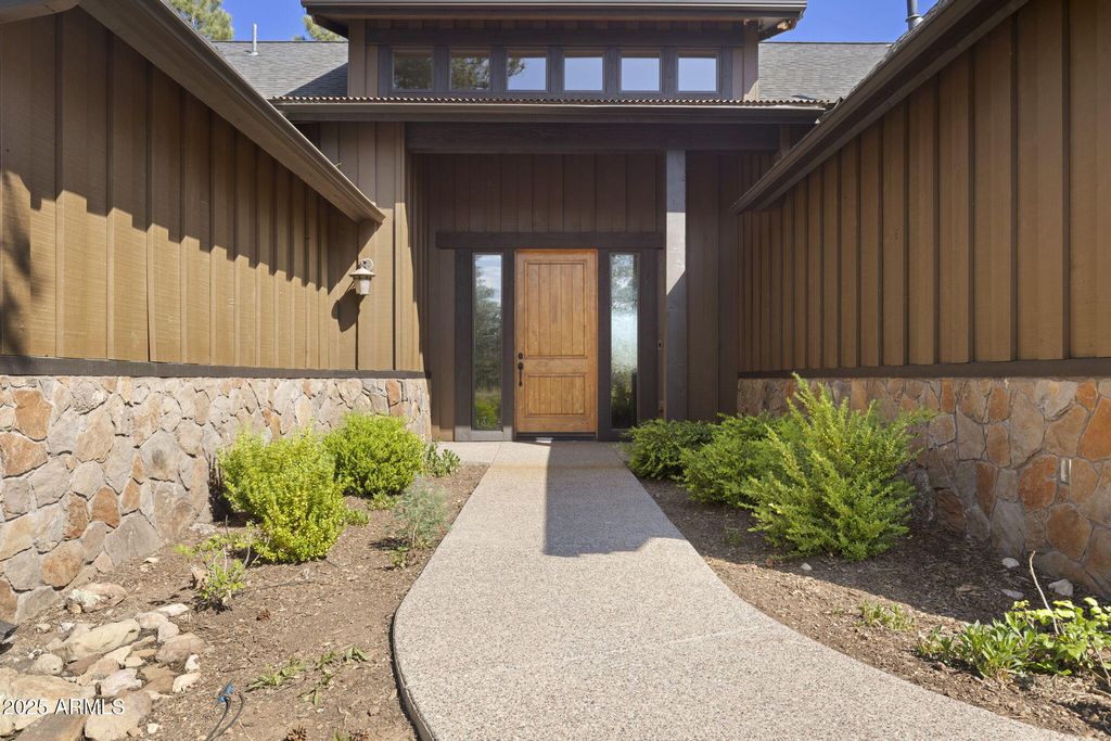 Image 4 of property listing at 2645 E TELLURIDE Drive, Flagstaff, AZ 86005