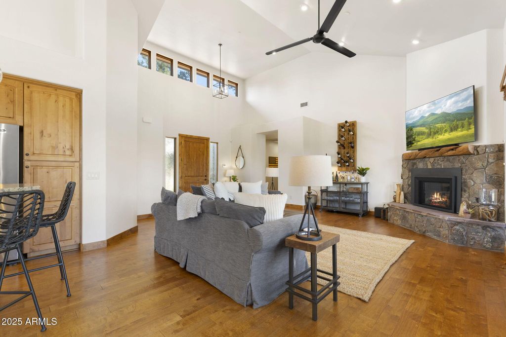 Image 7 of property listing at 2645 E TELLURIDE Drive, Flagstaff, AZ 86005