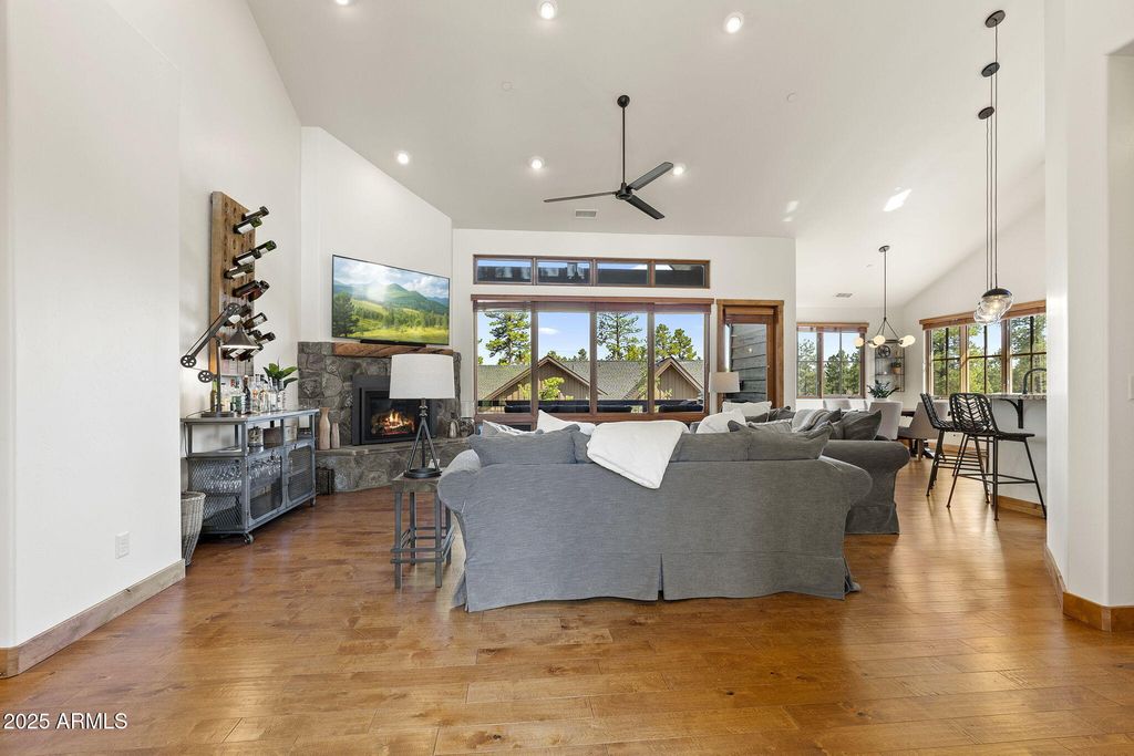 Image 9 of property listing at 2645 E TELLURIDE Drive, Flagstaff, AZ 86005