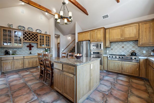 1120 Canyon View RD, Dripping Springs, TX 78620