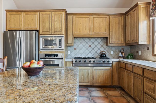 1120 Canyon View RD, Dripping Springs, TX 78620