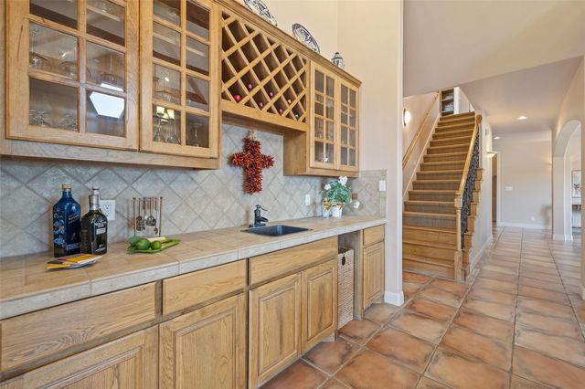 1120 Canyon View RD, Dripping Springs, TX 78620