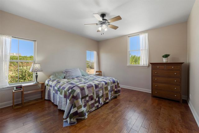 1120 Canyon View RD, Dripping Springs, TX 78620