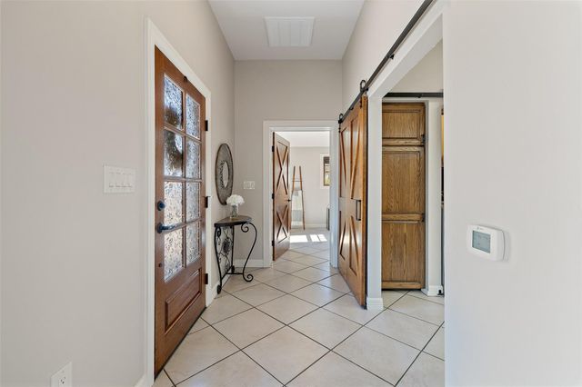 1120 Canyon View RD, Dripping Springs, TX 78620