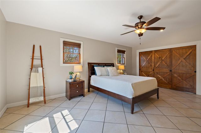 1120 Canyon View RD, Dripping Springs, TX 78620