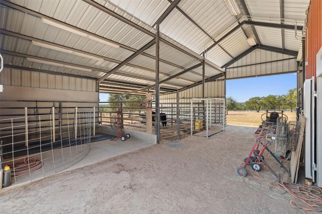 1120 Canyon View RD, Dripping Springs, TX 78620