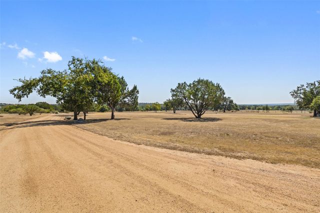 1120 Canyon View RD, Dripping Springs, TX 78620