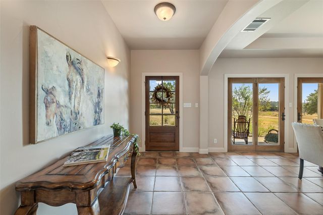 1120 Canyon View RD, Dripping Springs, TX 78620