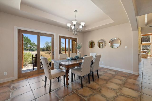 1120 Canyon View RD, Dripping Springs, TX 78620