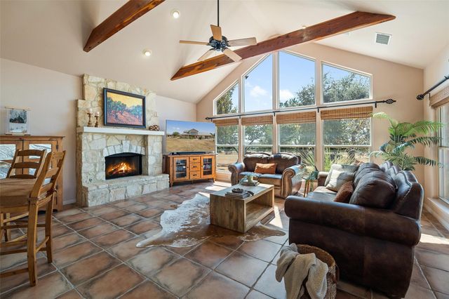 1120 Canyon View RD, Dripping Springs, TX 78620