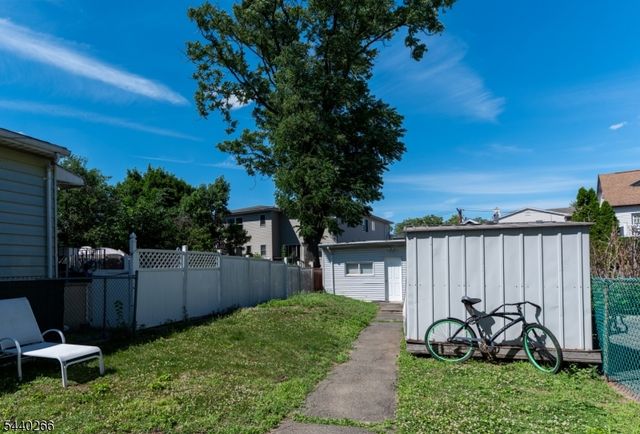411 Sheridan Pl, Fairview Boro, NJ 07022