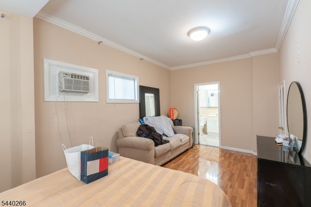 411 Sheridan Pl, Fairview Boro, NJ 07022