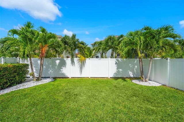 19308 NE 8th Ct, Miami, FL 33179