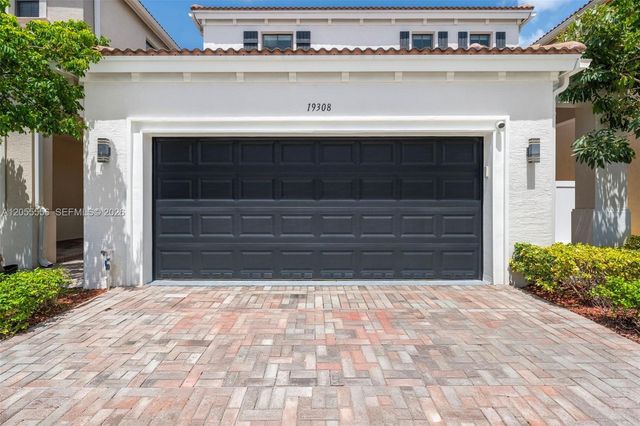 19308 NE 8th Ct, Miami, FL 33179