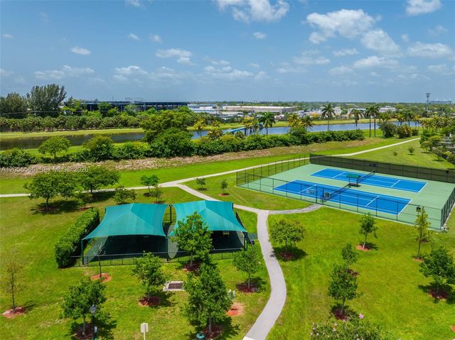 19308 NE 8th Ct, Miami, FL 33179