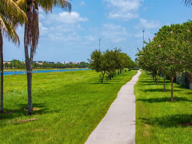 19308 NE 8th Ct, Miami, FL 33179