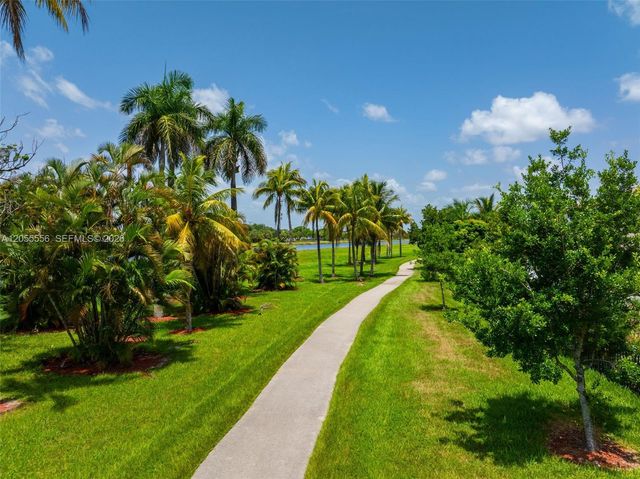 19308 NE 8th Ct, Miami, FL 33179